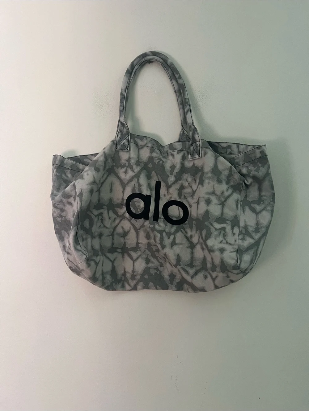 ALO Yoga Grey Tie-Dye Tote Bag with Bold Logo